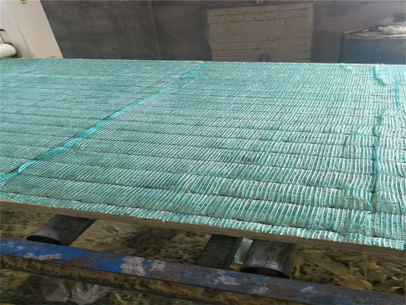 網(wǎng)織增強巖棉保溫板