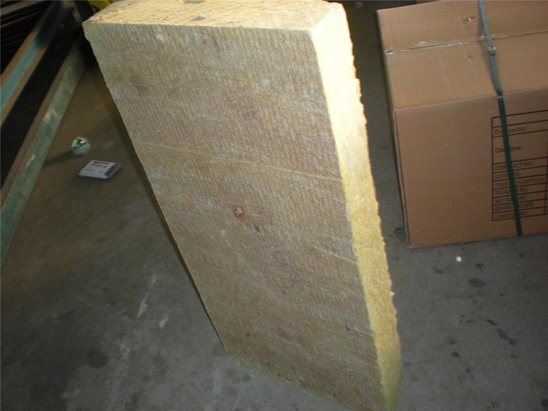 巖棉與復(fù)合板的區(qū)別